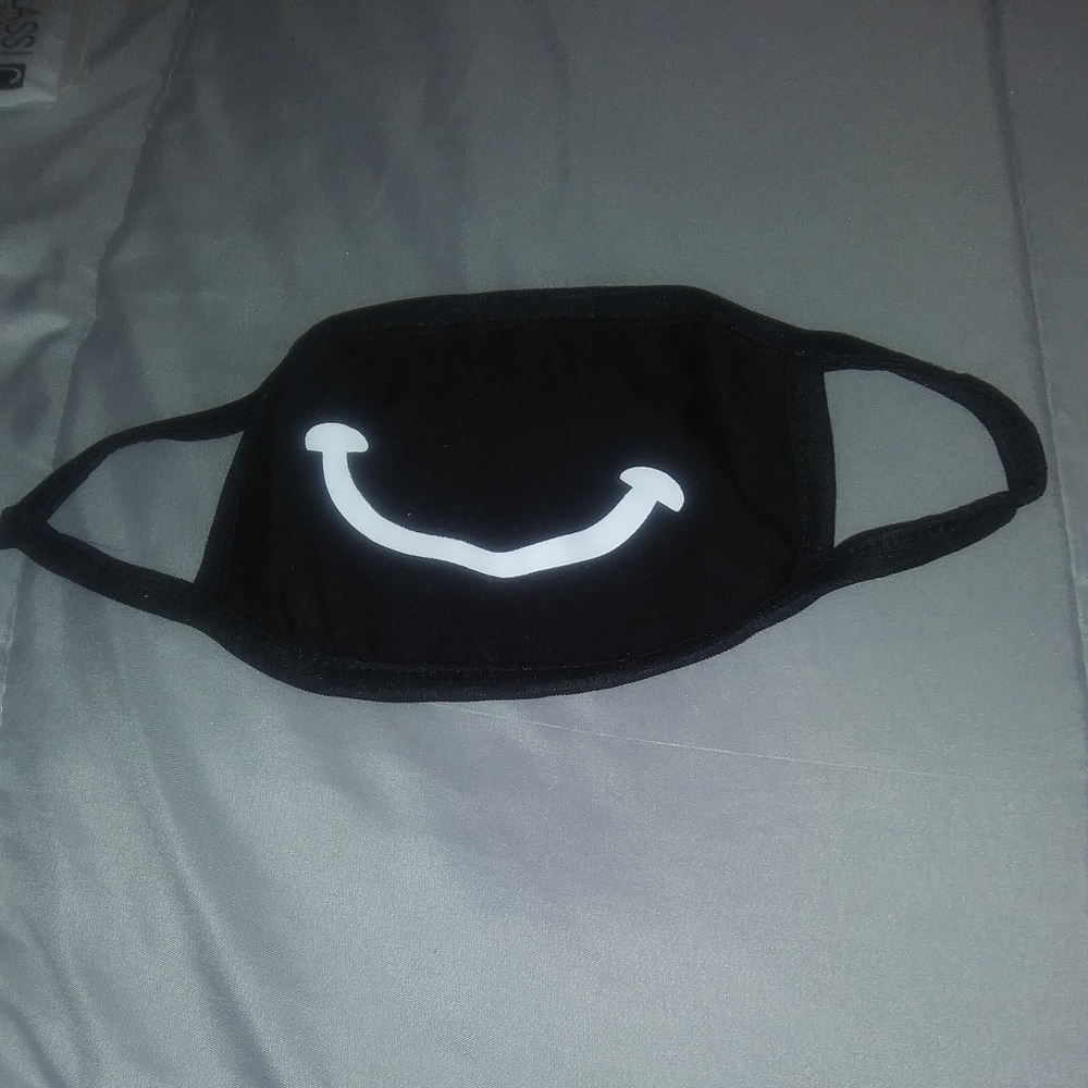 Happy  face mask